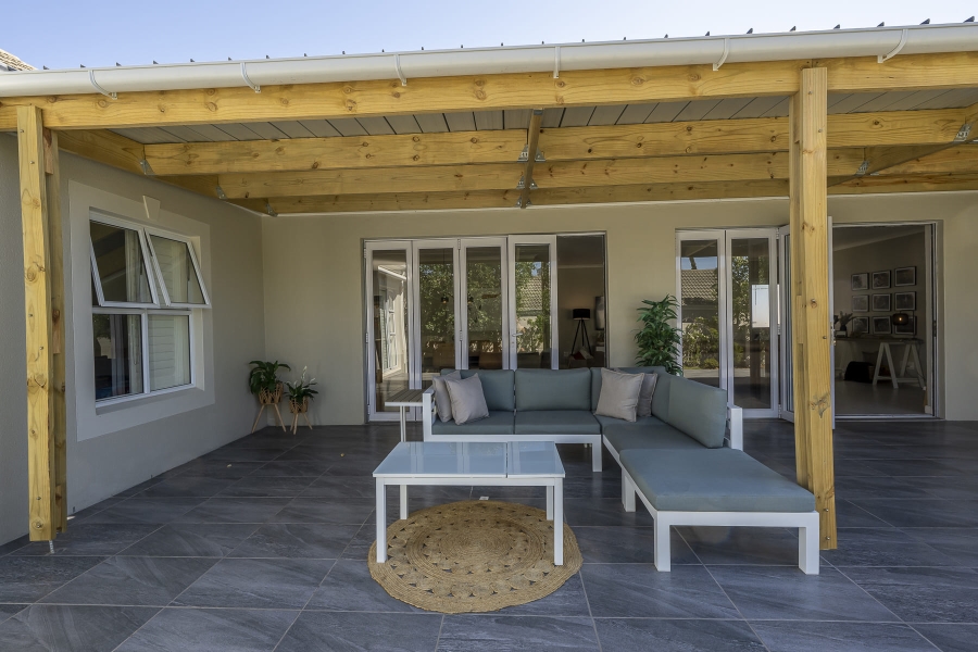 4 Bedroom Property for Sale in Pinehurst Western Cape